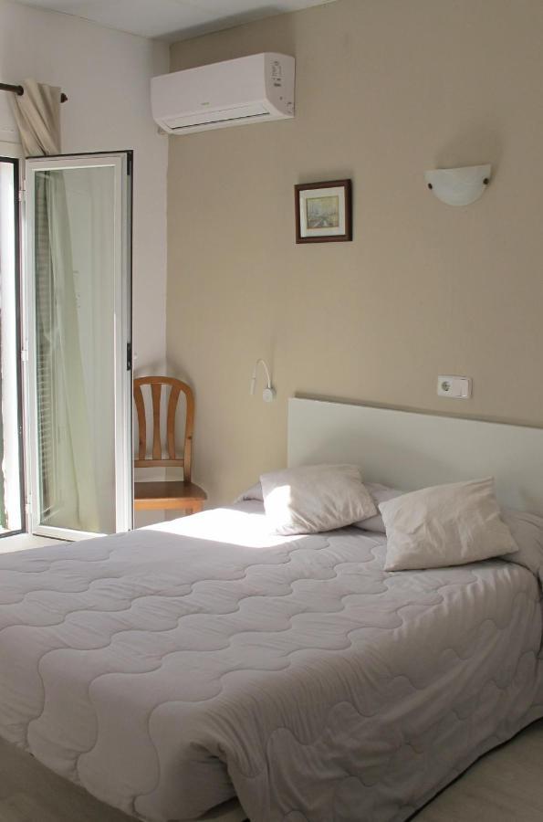 Hostal Pinar Palma de Mallorca Bagian luar foto